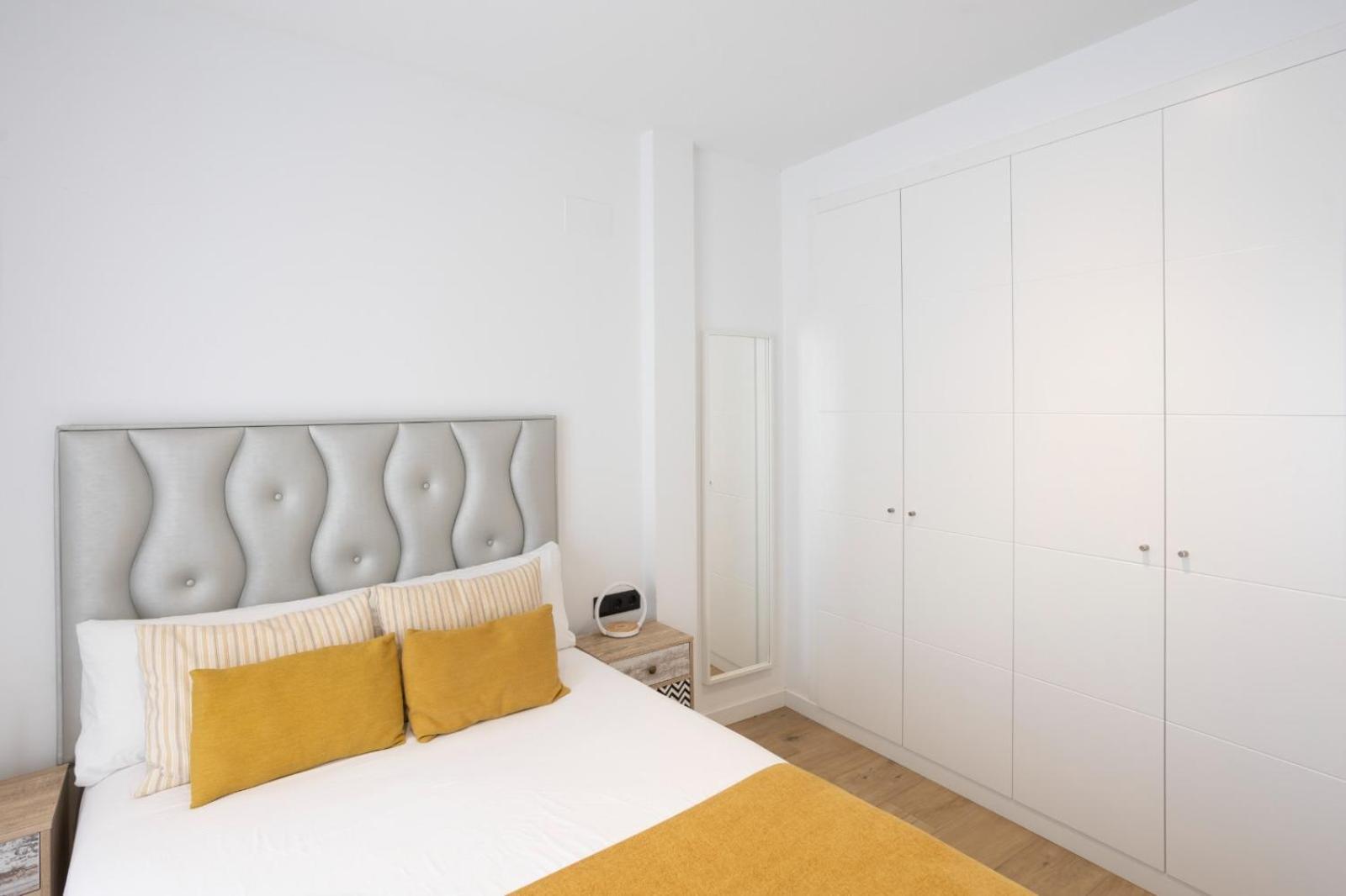 Private & Pool Goyeneta Sevilla Urban Apartment מראה חיצוני תמונה
